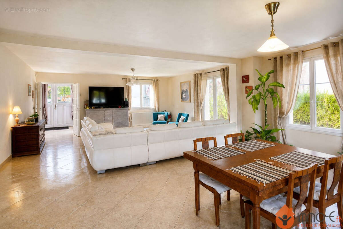 Maison 170 m² à Mareuil-Les-Meaux  - photo 3