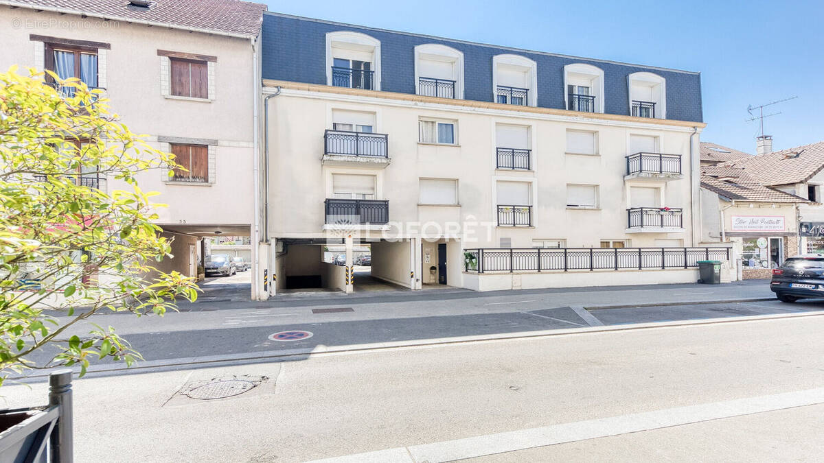 Appartement à PONTAULT-COMBAULT