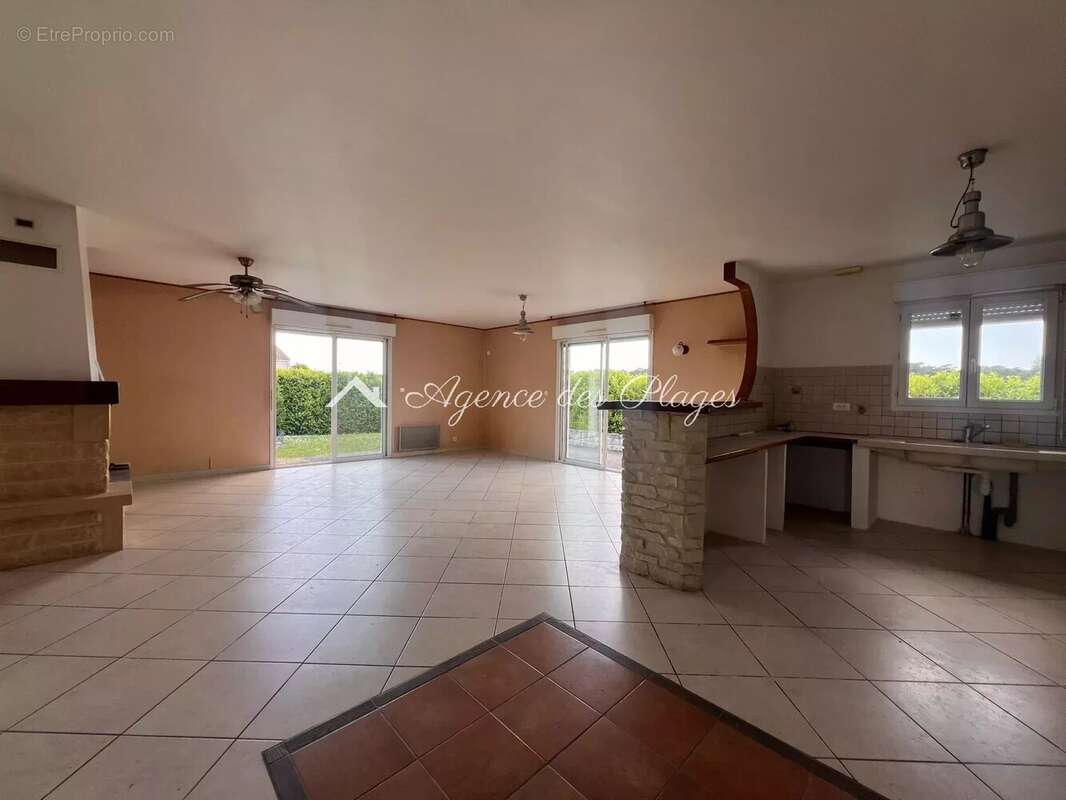 Maison à MESCHERS-SUR-GIRONDE