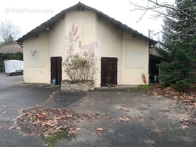 Maison 538 m² à Thil  - photo 3