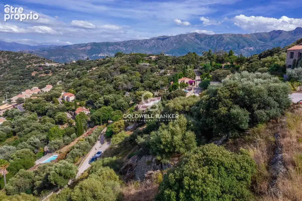 Monticello - Terrain constructible avec permis - vue mer , village & montagne - photo 3