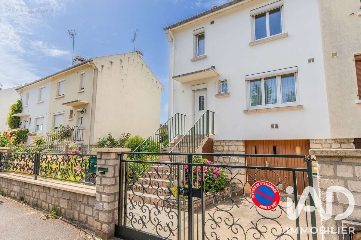 Photo 2 - Maison à VIRY-CHATILLON