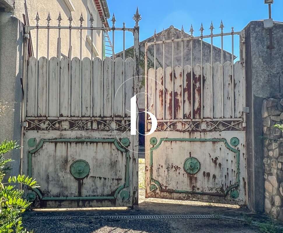 Maison à VALLON-PONT-D'ARC