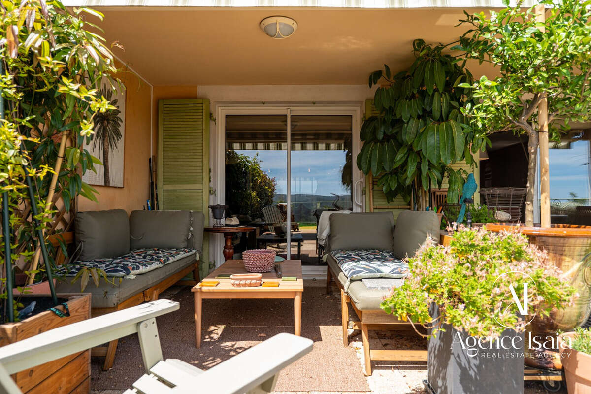 Appartement à BORMES-LES-MIMOSAS