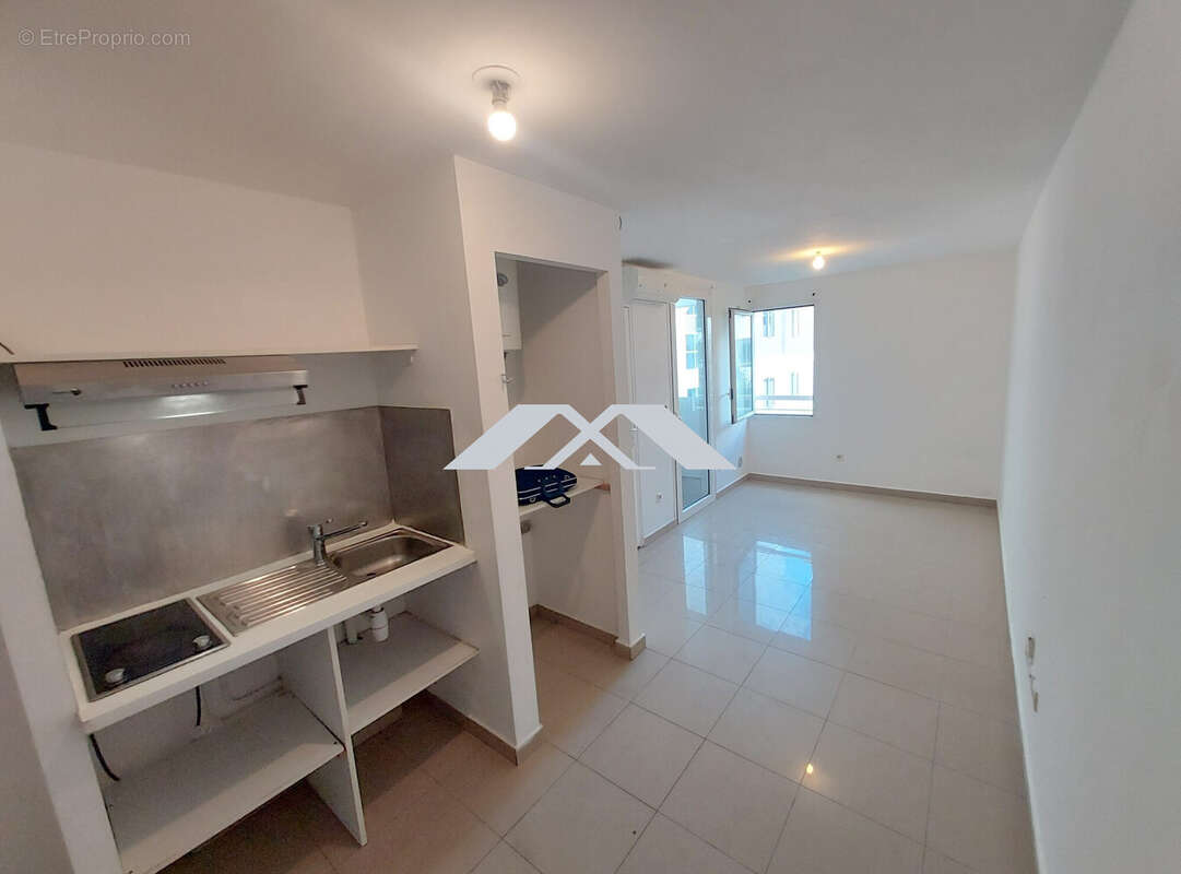 Appartement 21 m² à Saint-Denis  - photo 3