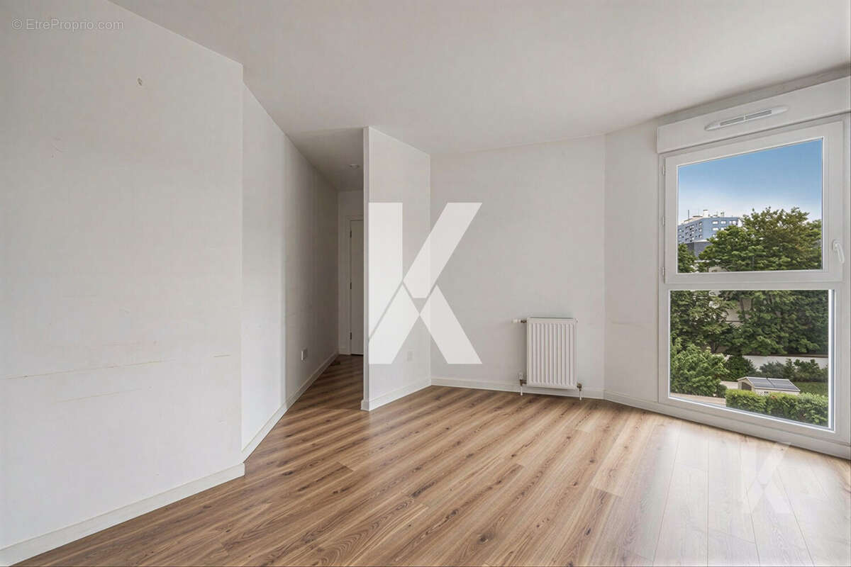 Chambre 1 - Appartement à GAGNY