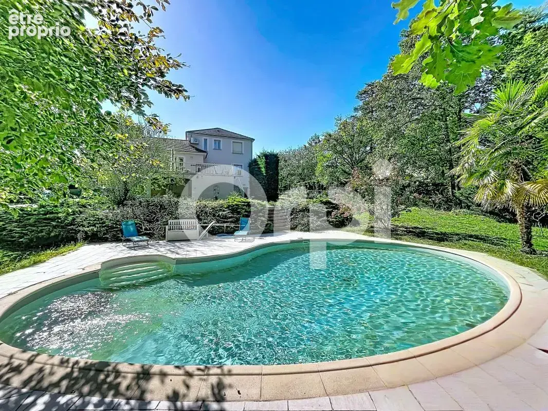 Photo Maison à Saint-Viance au prix de 483 900€