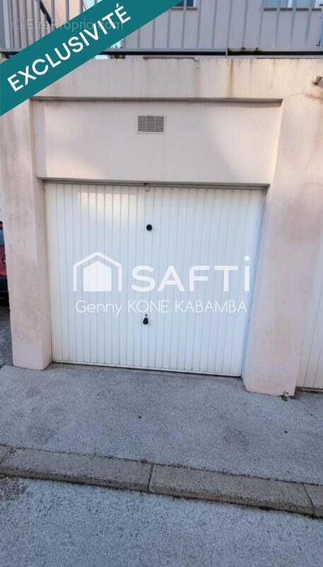 Photo 1 - Parking à TOULON