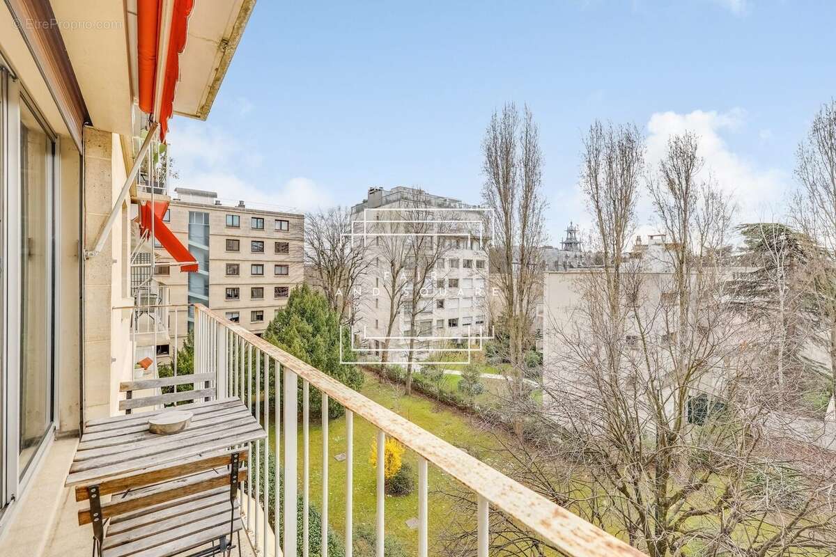 Appartement à NEUILLY-SUR-SEINE