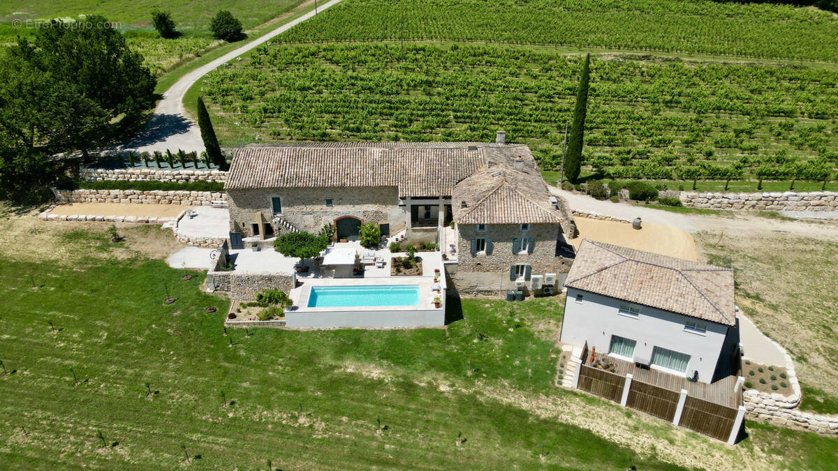 Autre à VENEJAN