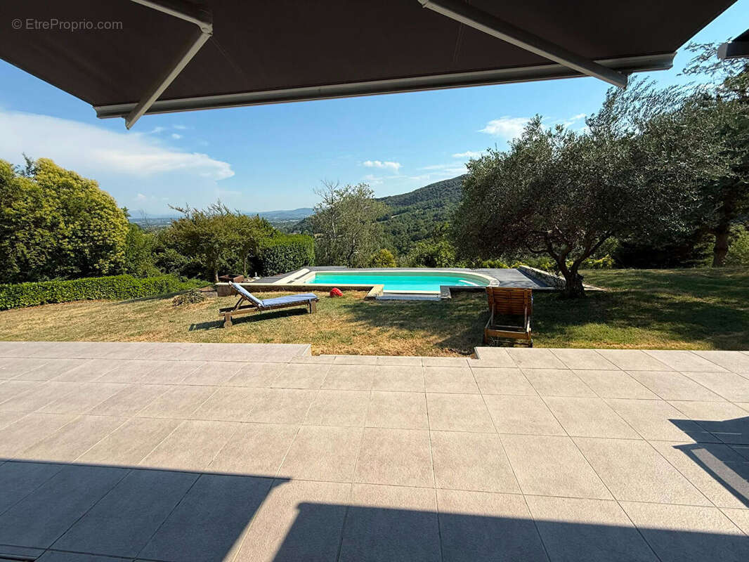 Maison de plain-pied de 132,17 m² avec piscine, 3 Chambres et terrain de 3 490 m² - photo 16