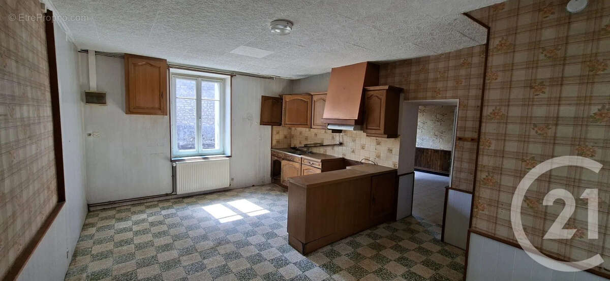 Maison 100 m² à Neuvy-En-Dunois  - photo 3