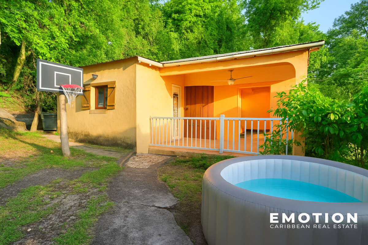 Maison à POINTE-NOIRE