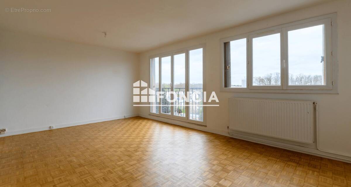 Appartement à LE PLESSIS-TREVISE