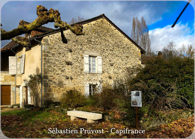 Maison à vendre 6 pièces SAINT JEAN DE COLE (24), trois chambres, 140m2 habitables, au coeur du village touristique - photo 2