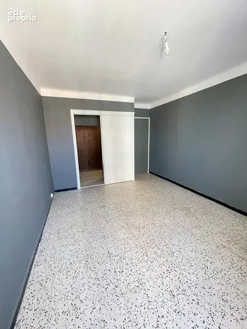 Ales - appartement faux p3 - 81.55 m2 - balcon - cave - photo 8