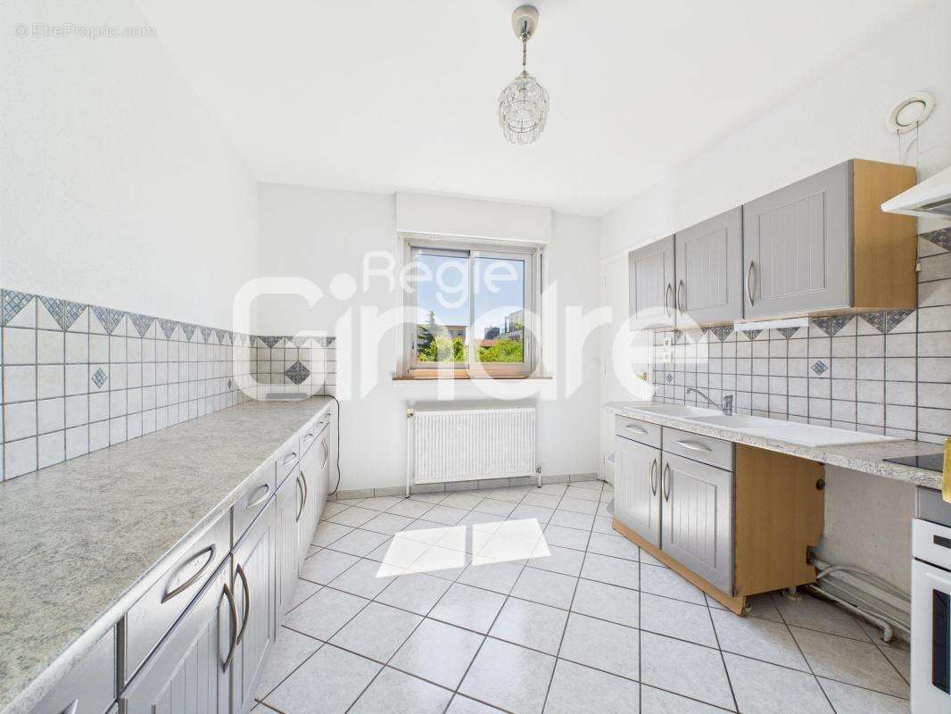 Appartement à LYON-8E