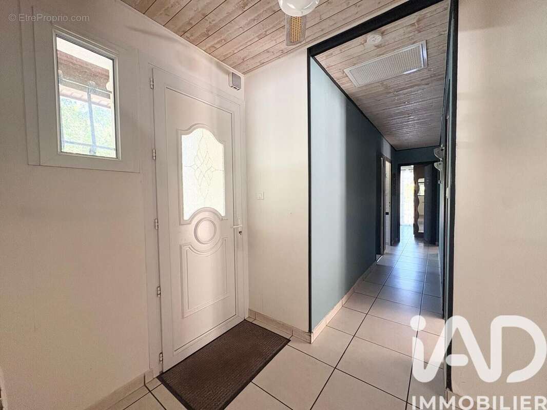 Maison 166 m² à Targon  - photo 7