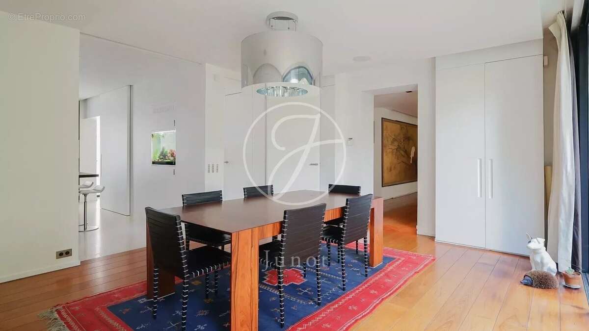 Maison à NEUILLY-SUR-SEINE