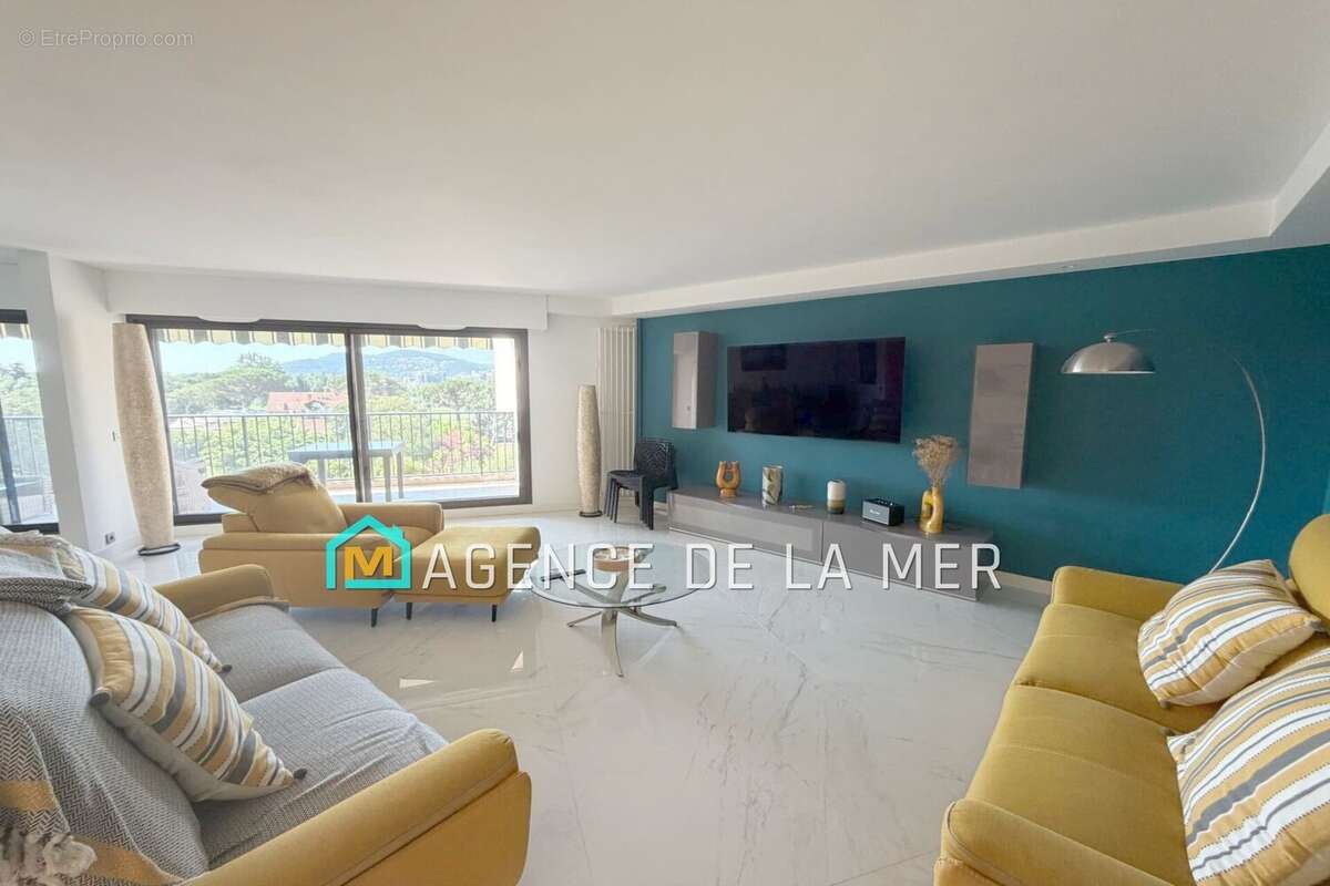 Appartement à MANDELIEU-LA-NAPOULE