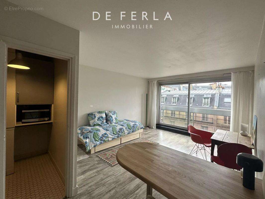 Appartement à PARIS-16E