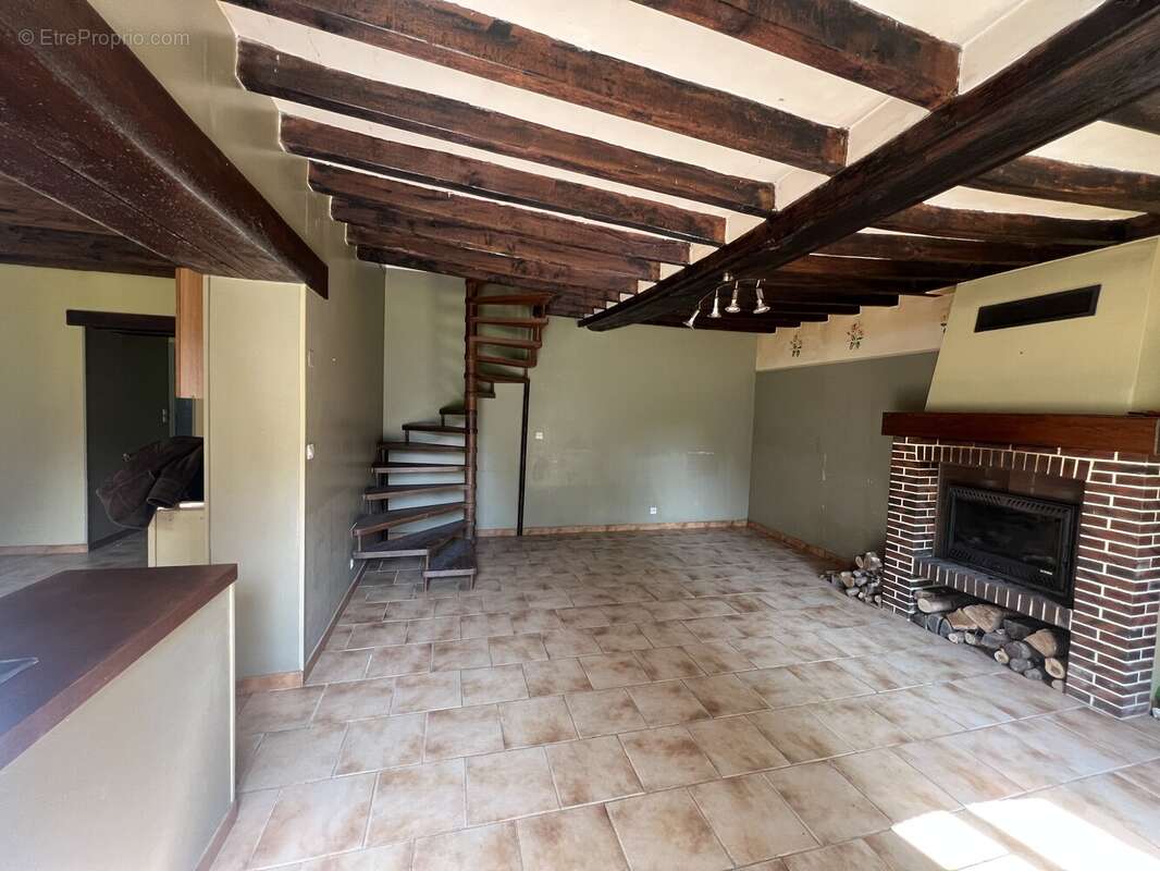 Maison à MOUTIERS-AU-PERCHE