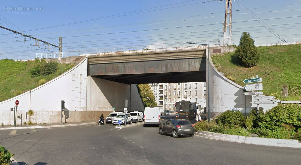 Parking à ISSY-LES-MOULINEAUX