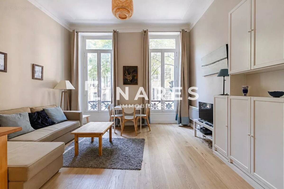 Appartement à MARSEILLE-4E