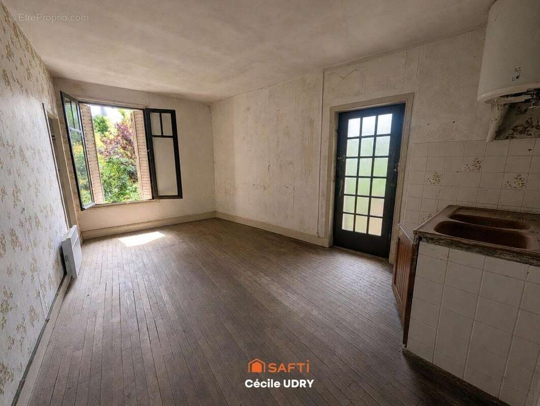 Maison 415 m² à Lye  - photo 8