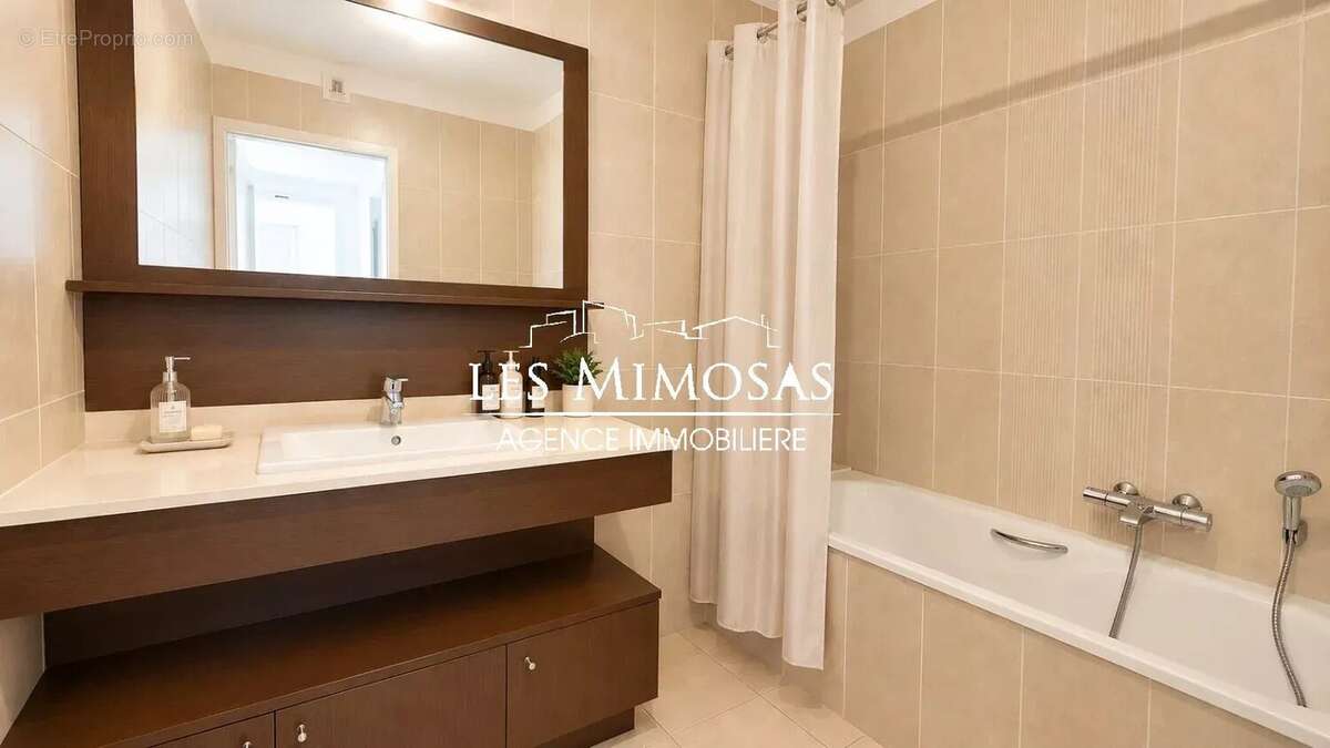 FREJUS-PLAGE, Appartement 2 pièces de 48m² avec garage - photo 6