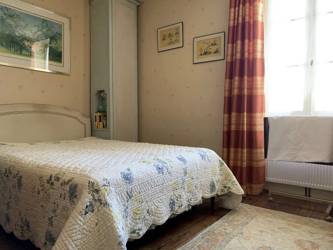 Maison à LE PONT-CHRETIEN-CHABENET