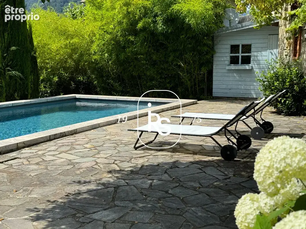 Une maison de Maître du 19ème de 219 m2 avec un parc dev1934 m2, une piscine, une dépendance et un garage. - photo 3