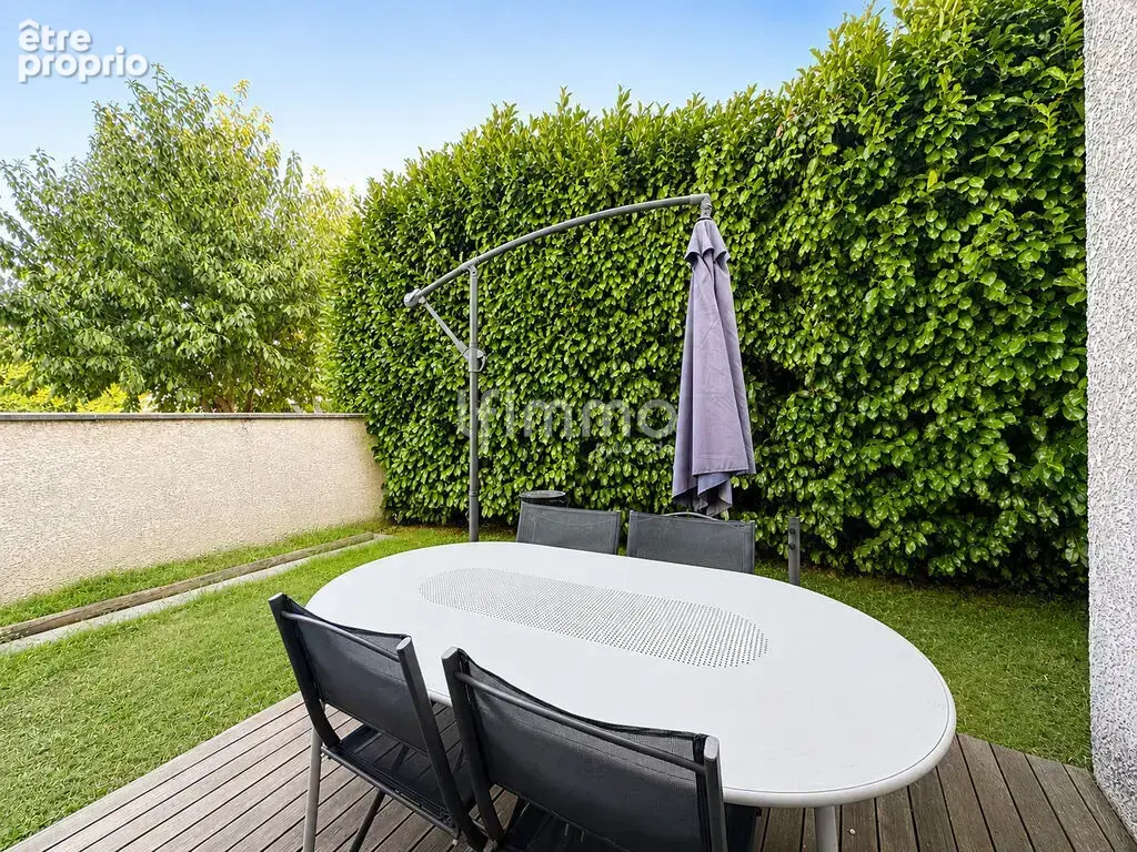 Appartement rez de chaussée 67m² 2 places de parking jardin 248m - photo 9