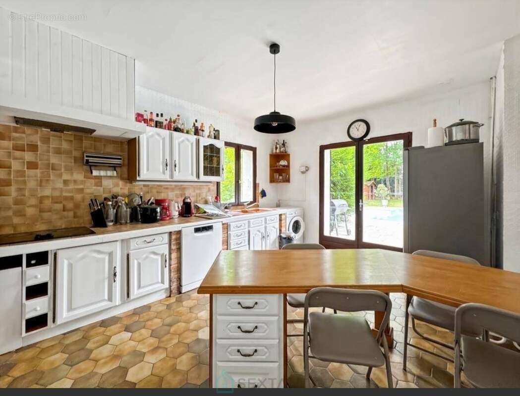 Maison à SAINT-SAUVEUR-SUR-ECOLE