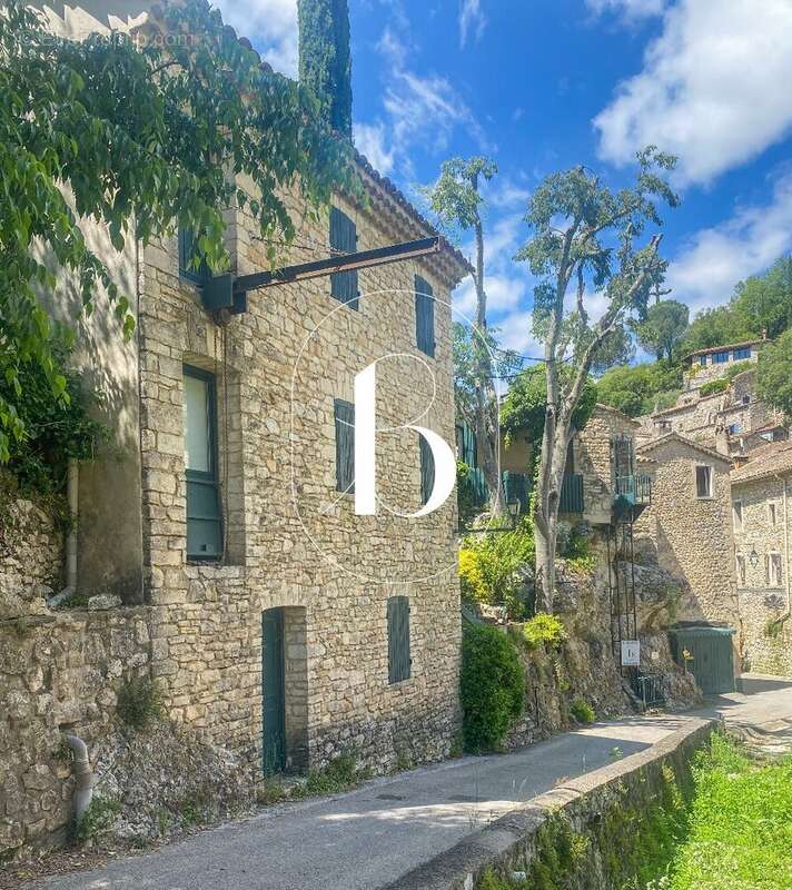 Maison à BARJAC