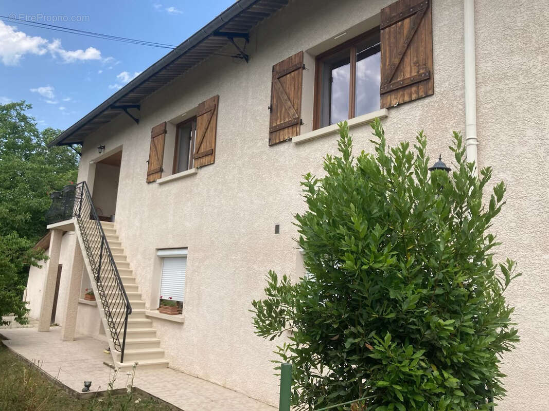 Maison à JUJURIEUX