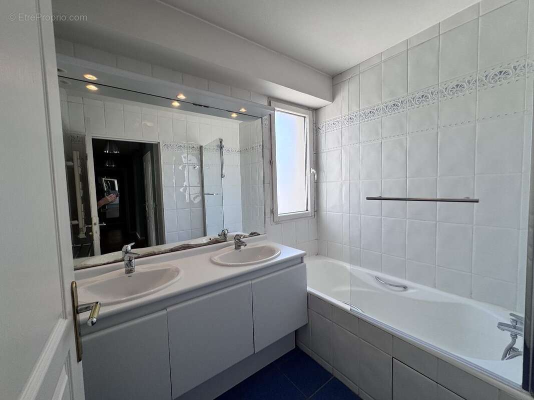 Appartement à SURESNES