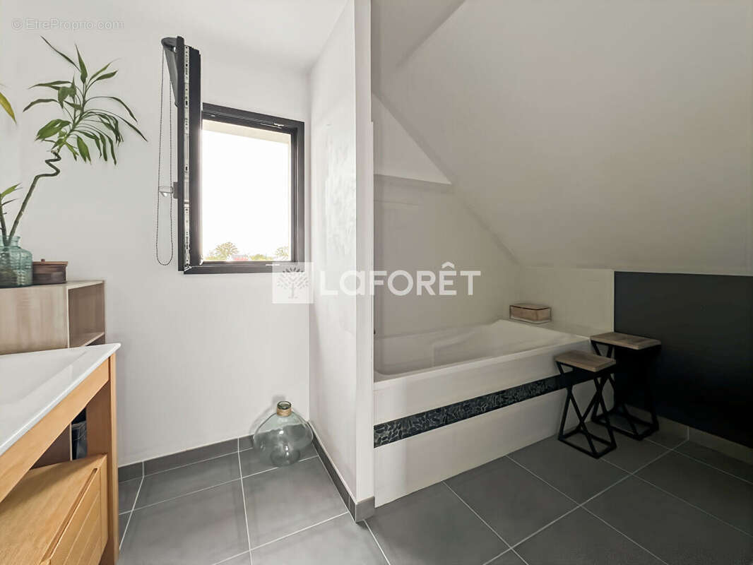 Maison à LE TREVOUX