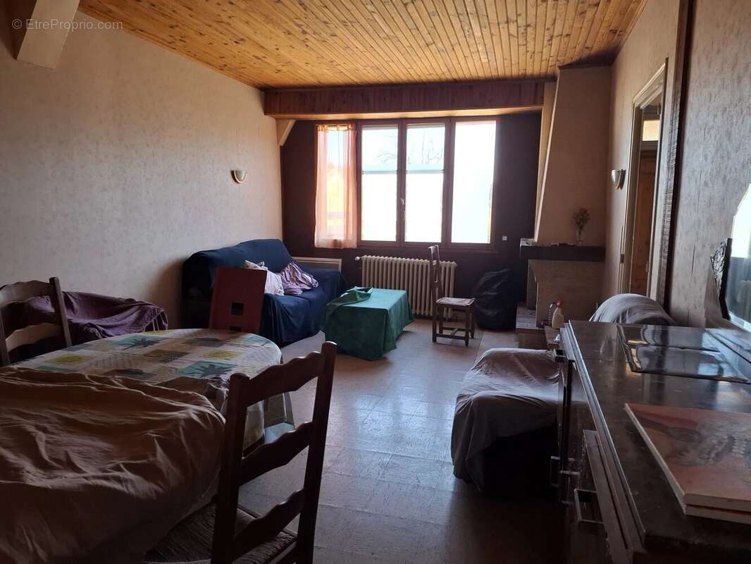 Maison à CHEF-BOUTONNE