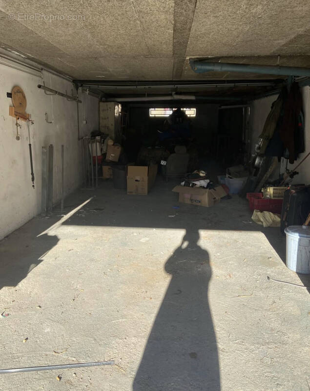 Parking à PALAVAS-LES-FLOTS