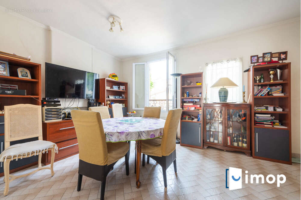 Maison à COURBEVOIE