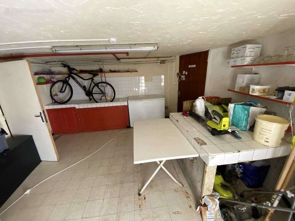 Commerce à CAZAUBON