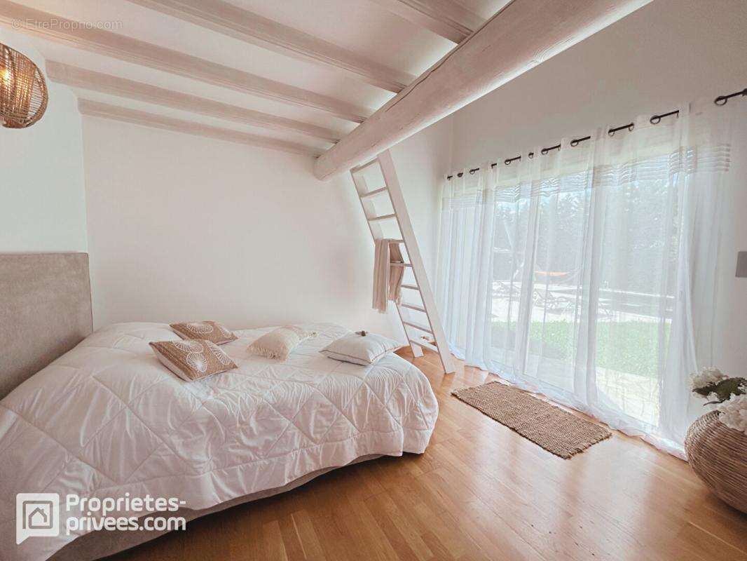 Maison à PERNES-LES-FONTAINES