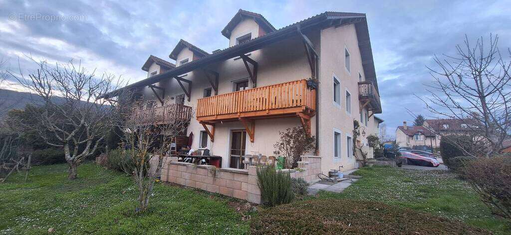 Appartement à GRILLY