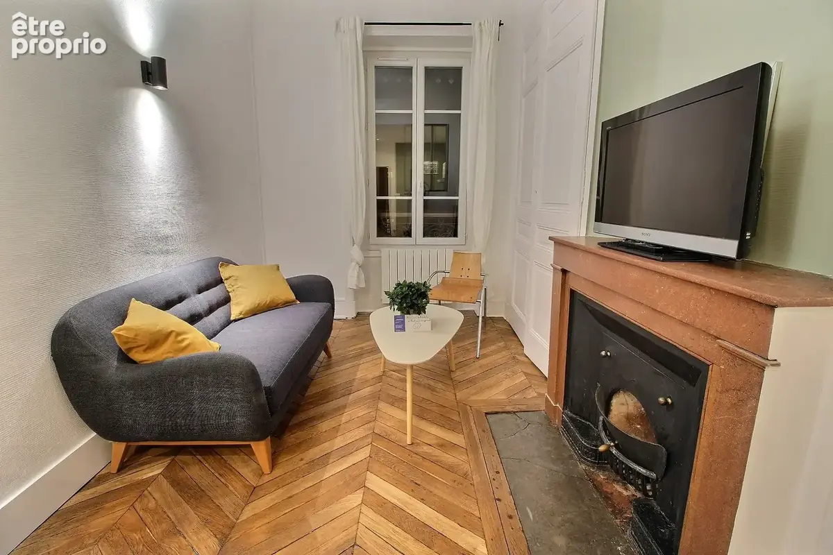 Appartement meublé - Place Jules Guesde 69007 LYON - photo 2