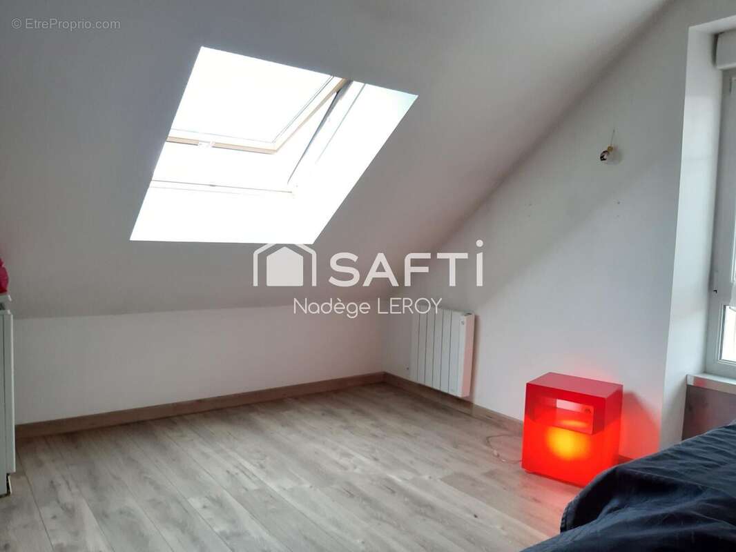 Appartement 80 m² à Montreux-Chateau  - photo 7