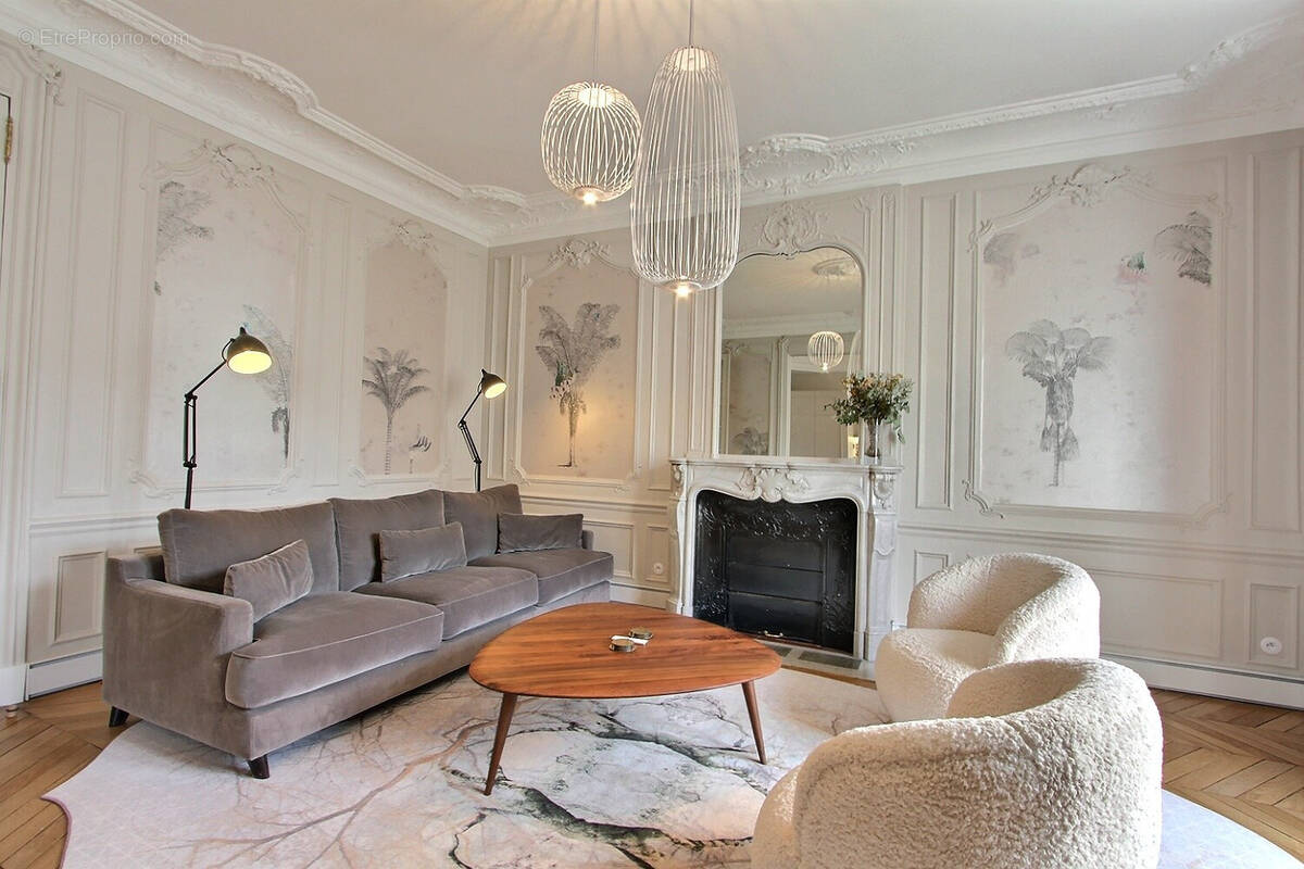 Appartement à PARIS-1E