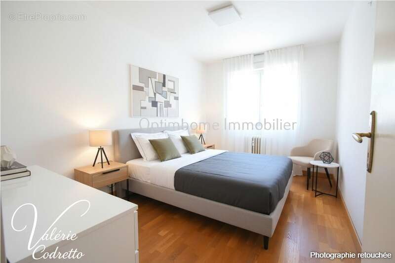 Appartement T3  dernier étage avec vue mer à Hyères  – Deux terrasses, parking et cave 83400 - photo 15