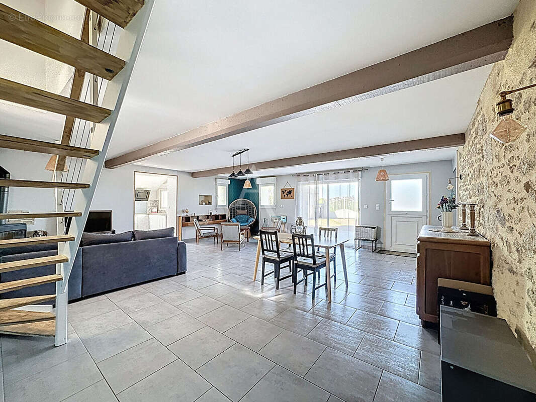 Maison à BRISSAC-QUINCE