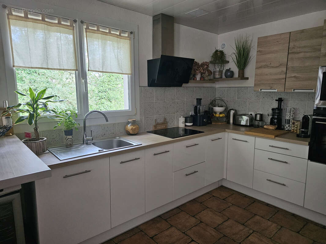 MAISON T4 DE PLAIN PIED sur 1195 M2 terrain et piscine - photo 8